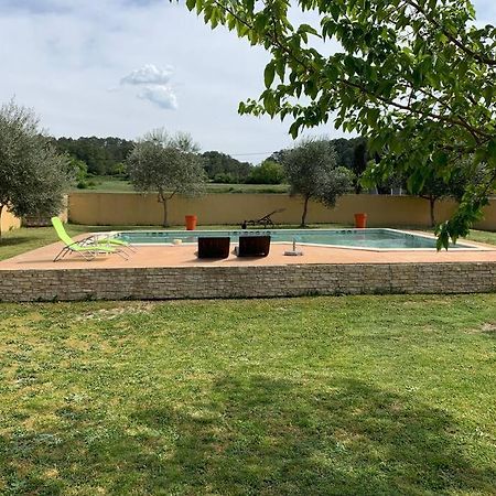 Loue Studio Dans Une Villa Avec Piscine Terrasse Saint-Theodorit Extérieur photo