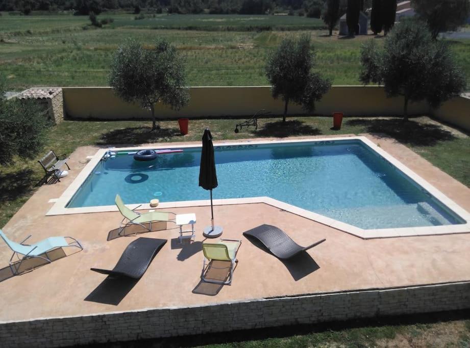 Loue Studio Dans Une Villa Avec Piscine Terrasse Saint-Theodorit Extérieur photo